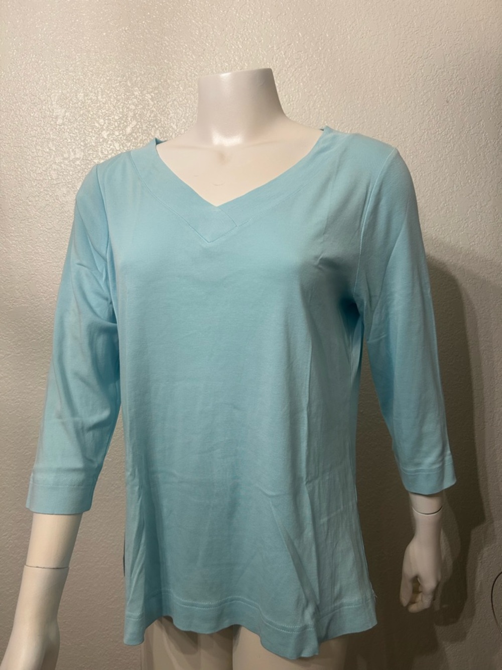 Chico's Light Blue V-Neck 3/4 Sleeve Top size 2 = Large 12
